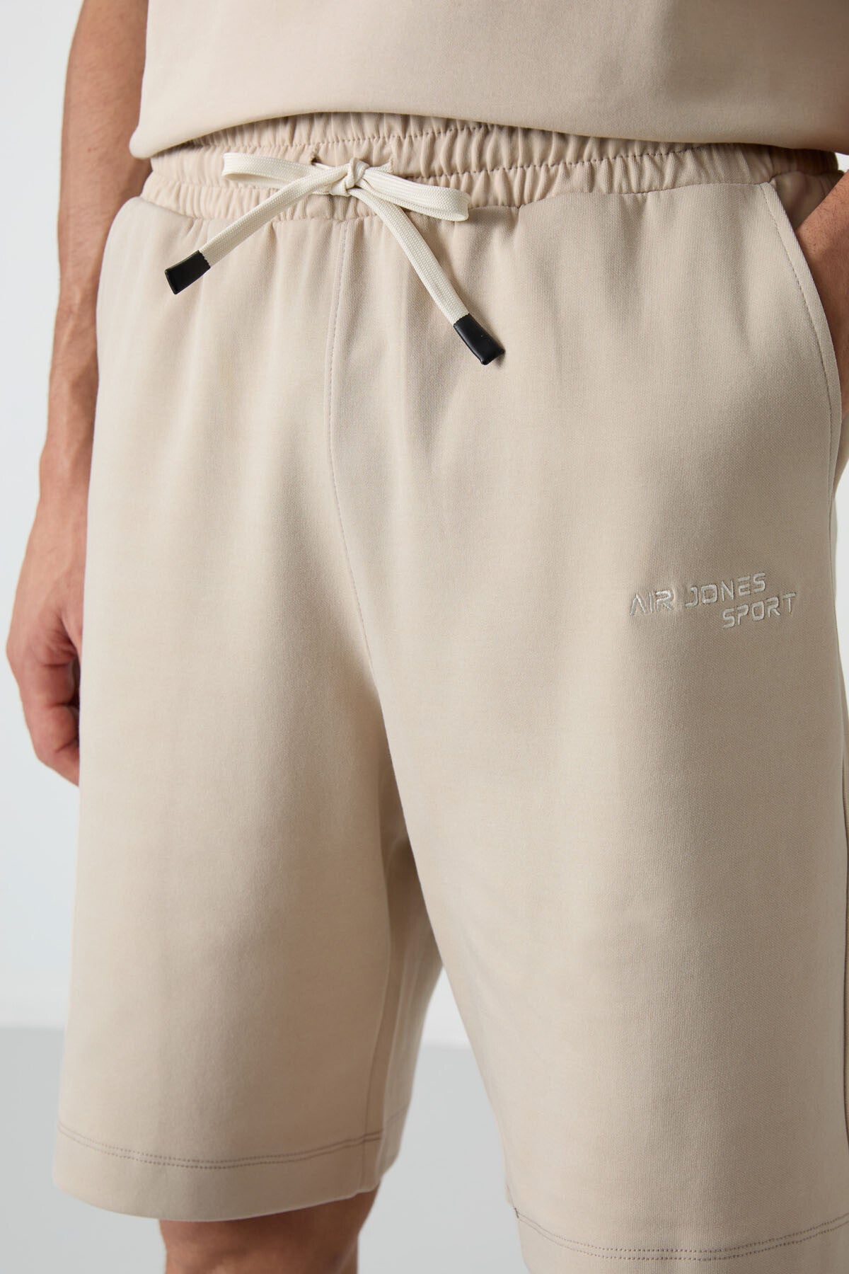 lacivert pamuklu kalin yumuşak dokulu oversize fit nakişli erkek şort takim - 85250 - Justyol