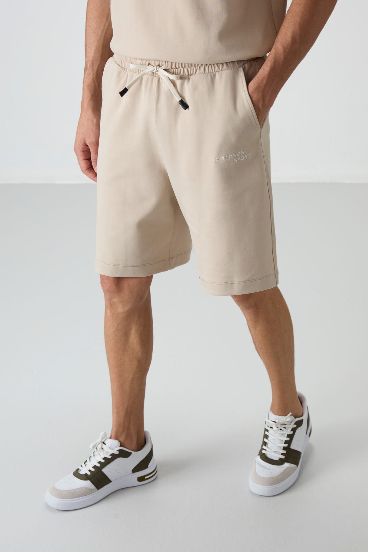 lacivert pamuklu kalin yumuşak dokulu oversize fit nakişli erkek şort takim - 85250 - Justyol