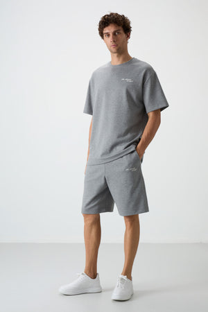 lacivert pamuklu kalin yumuşak dokulu oversize fit nakişli erkek şort takim - 85250 - Justyol