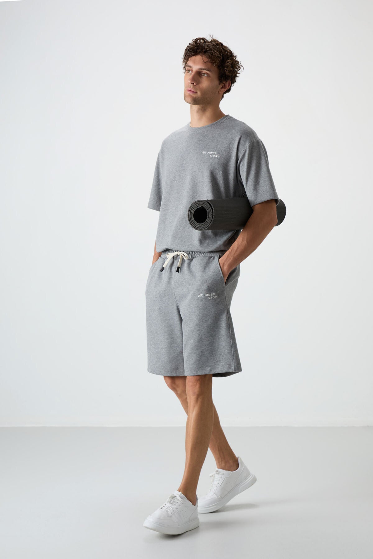 lacivert pamuklu kalin yumuşak dokulu oversize fit nakişli erkek şort takim - 85250 - Justyol