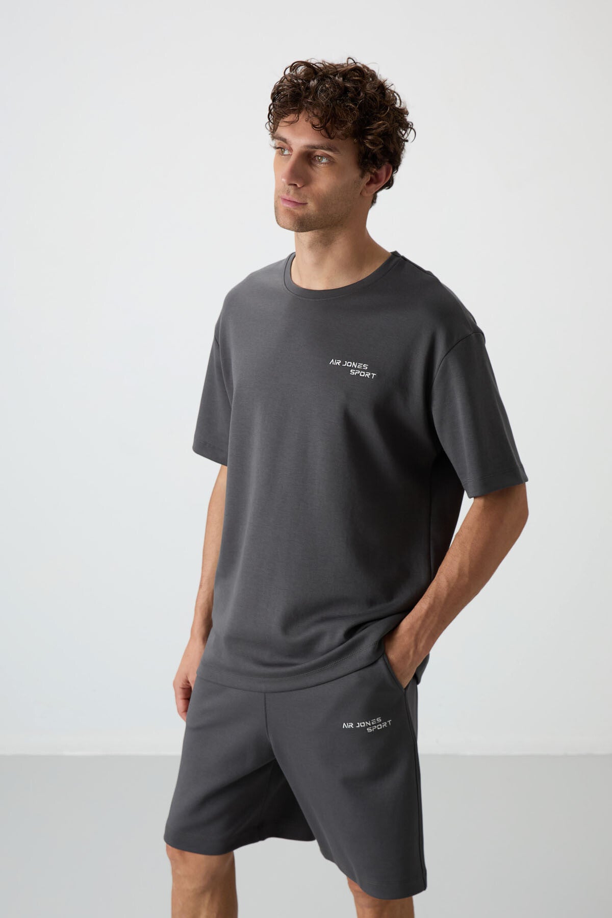 lacivert pamuklu kalin yumuşak dokulu oversize fit nakişli erkek şort takim - 85250 - Justyol