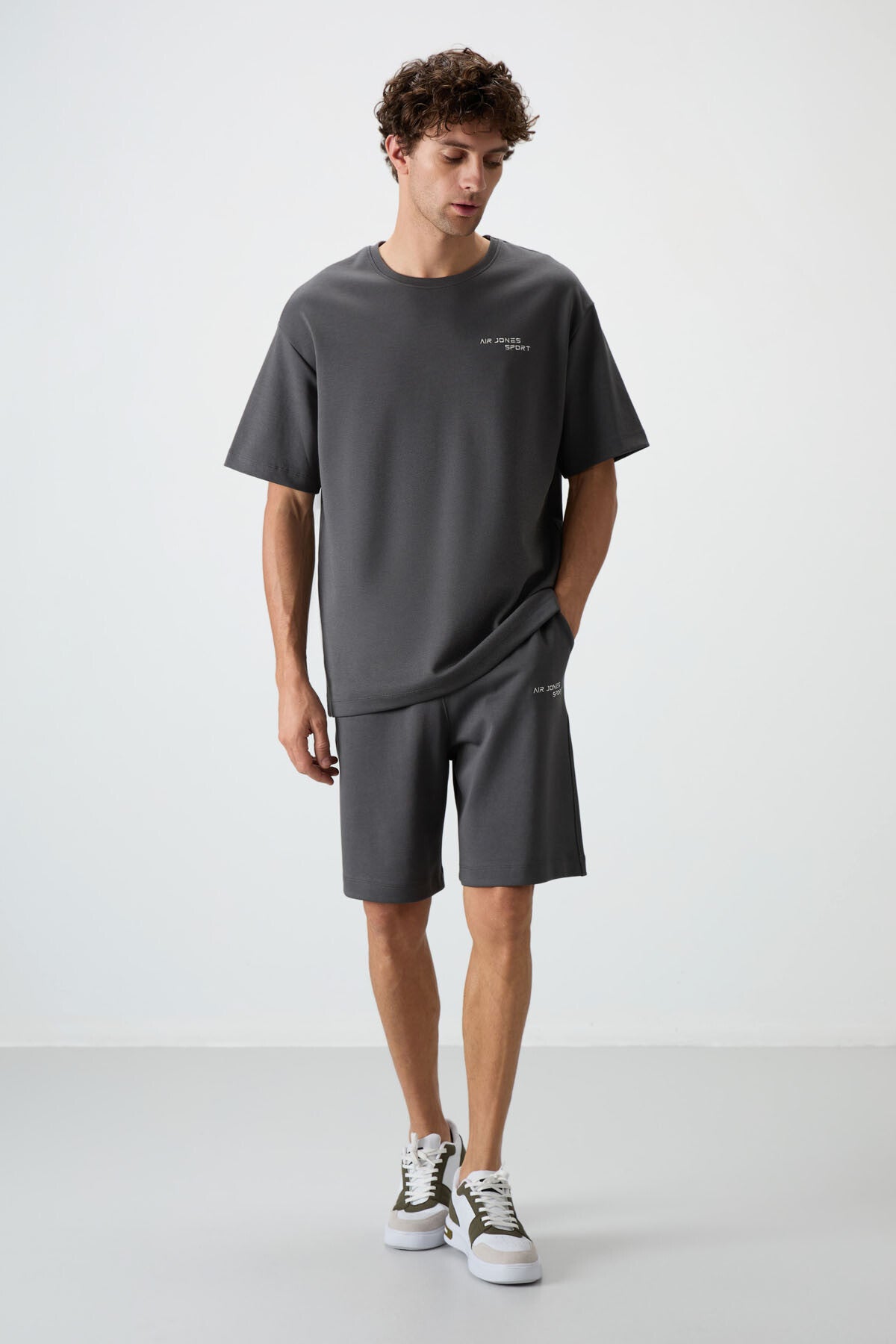 lacivert pamuklu kalin yumuşak dokulu oversize fit nakişli erkek şort takim - 85250 - Justyol