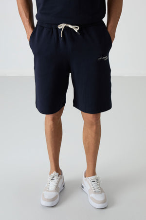 lacivert pamuklu kalin yumuşak dokulu oversize fit nakişli erkek şort takim - 85250 - Justyol