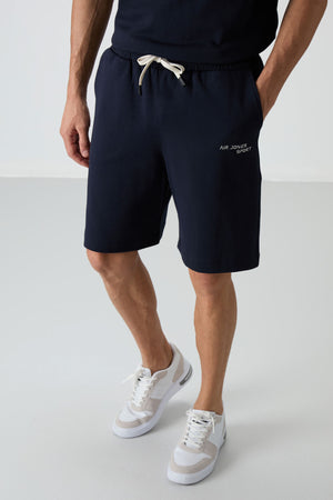 lacivert pamuklu kalin yumuşak dokulu oversize fit nakişli erkek şort takim - 85250 - Justyol