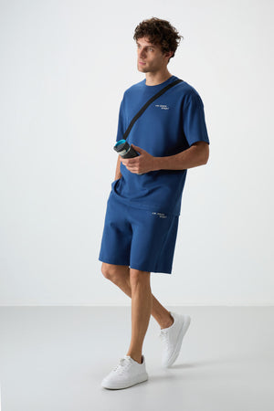 lacivert pamuklu kalin yumuşak dokulu oversize fit nakişli erkek şort takim - 85250 - Justyol