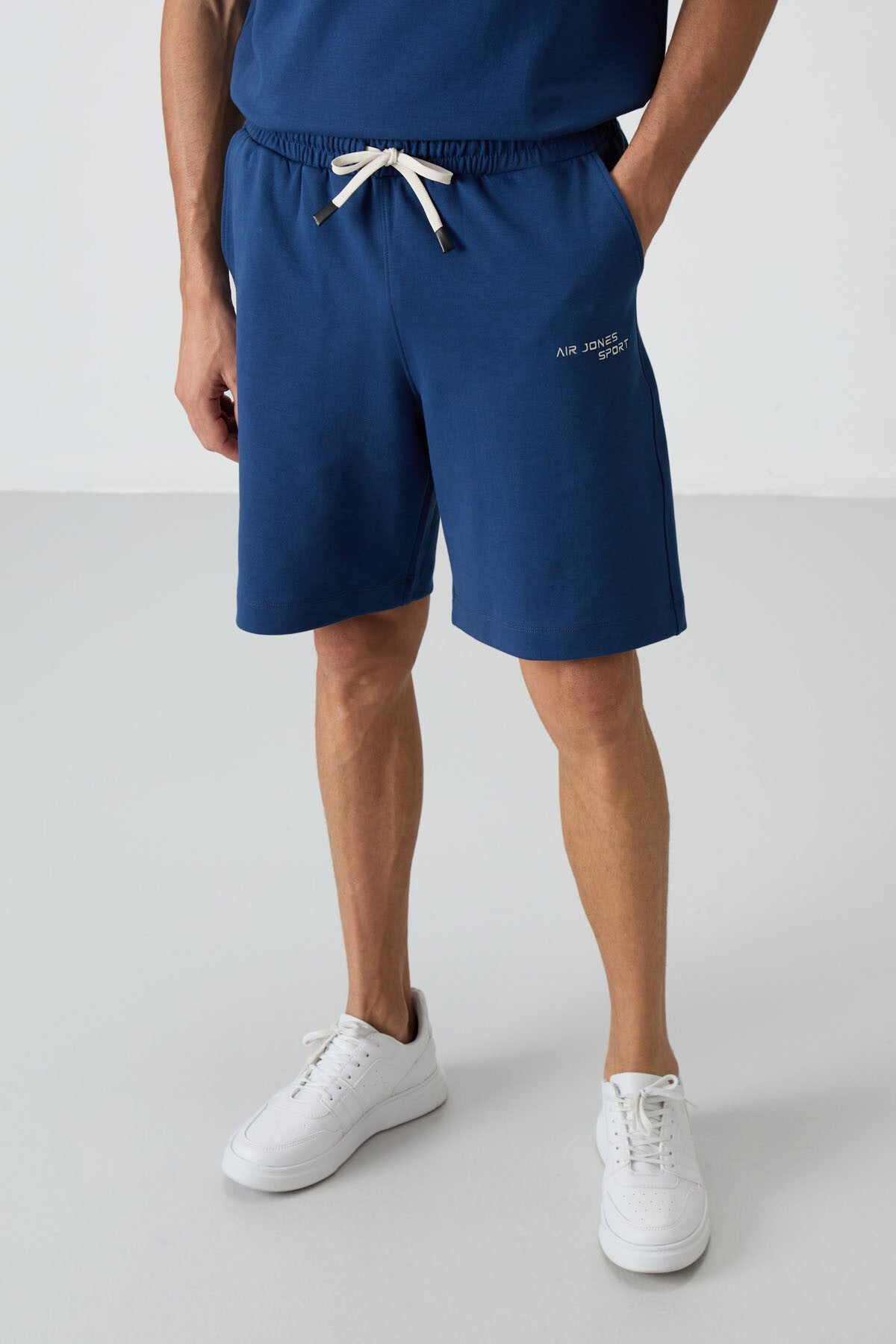 lacivert pamuklu kalin yumuşak dokulu oversize fit nakişli erkek şort takim - 85250 - Justyol