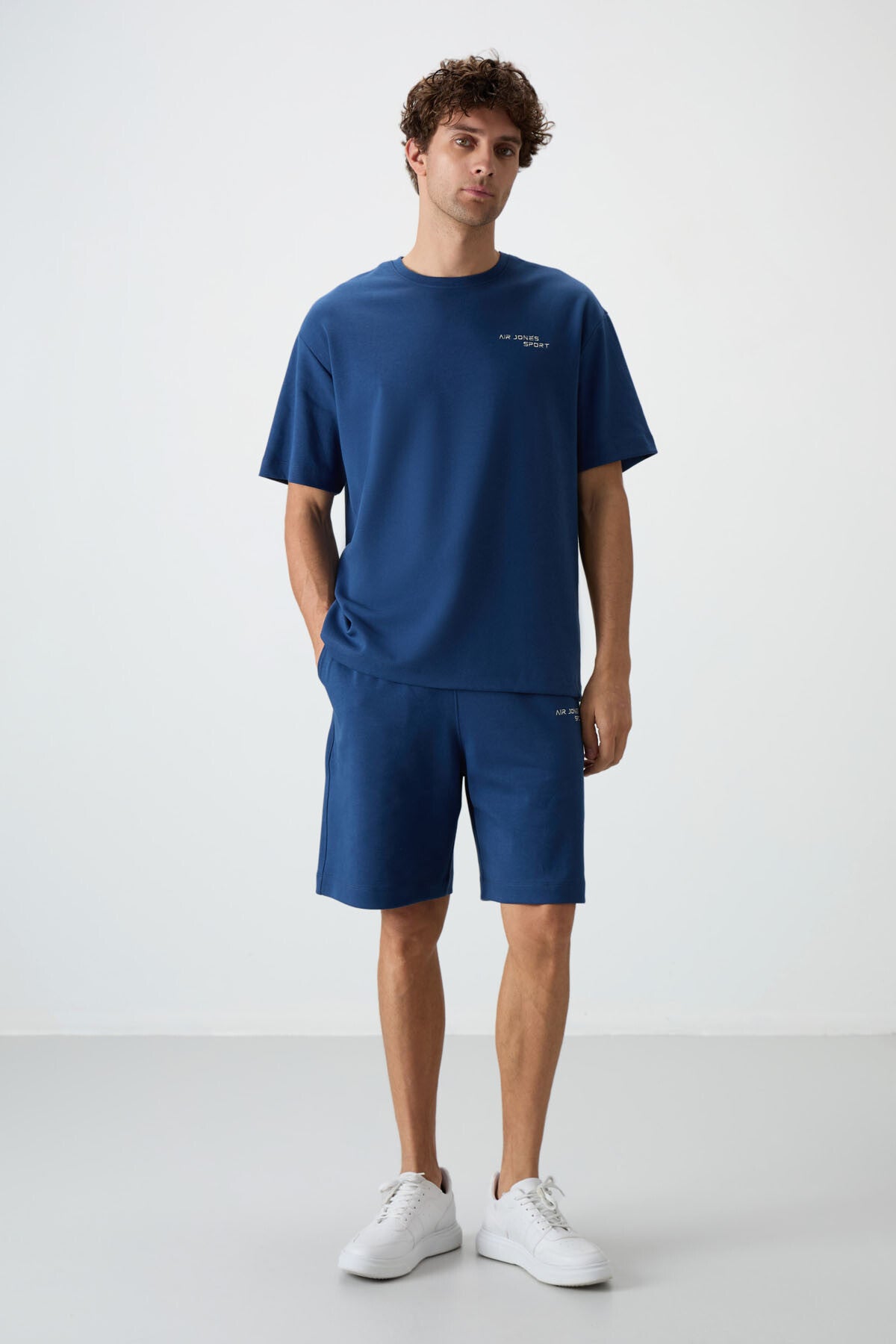 lacivert pamuklu kalin yumuşak dokulu oversize fit nakişli erkek şort takim - 85250 - Justyol