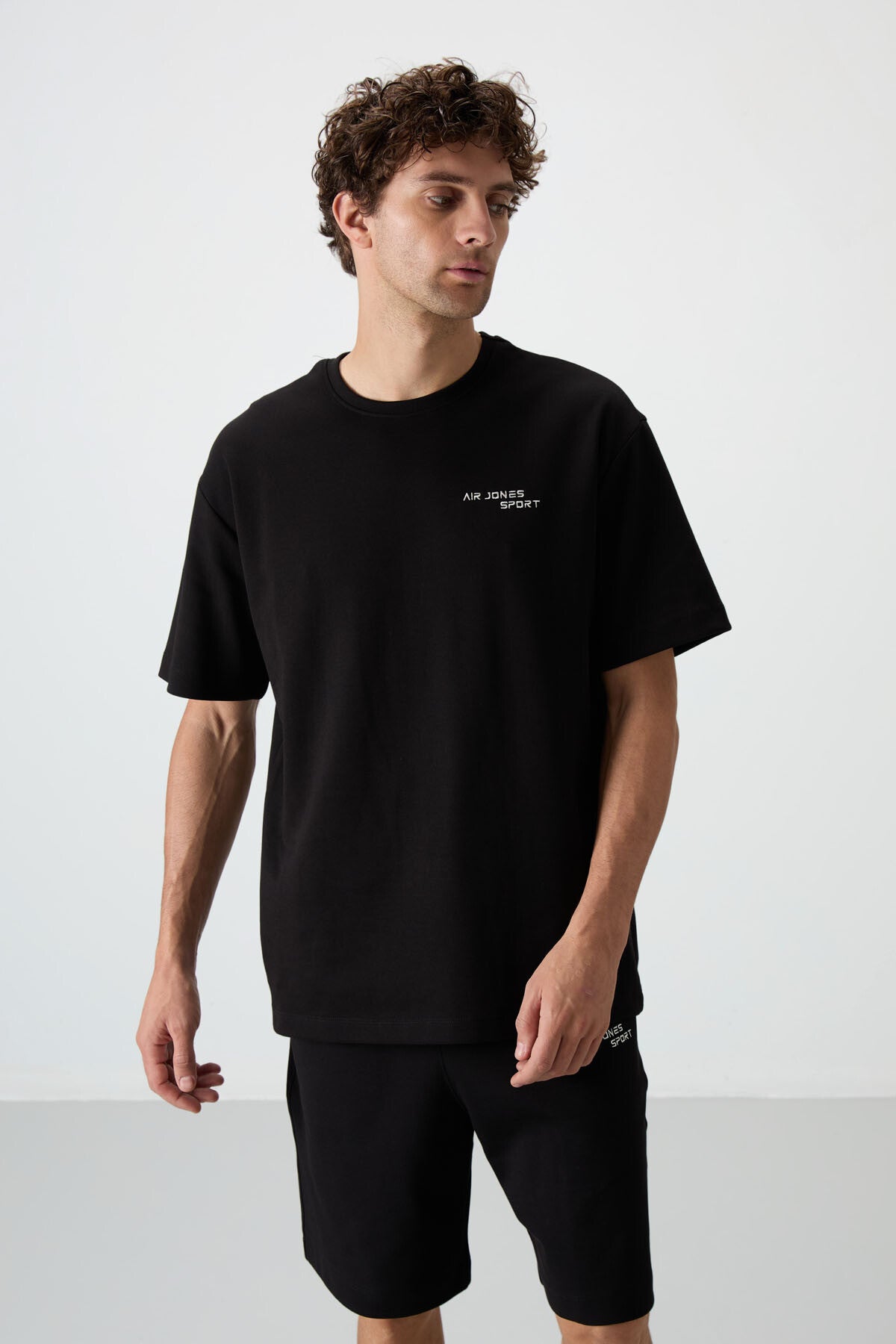 lacivert pamuklu kalin yumuşak dokulu oversize fit nakişli erkek şort takim - 85250 - Justyol