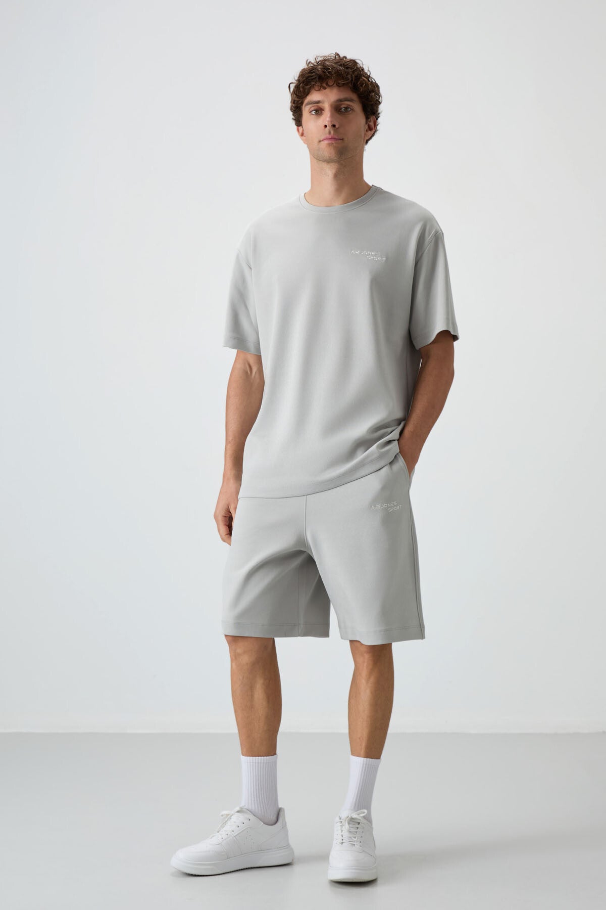 lacivert pamuklu kalin yumuşak dokulu oversize fit nakişli erkek şort takim - 85250 - Justyol