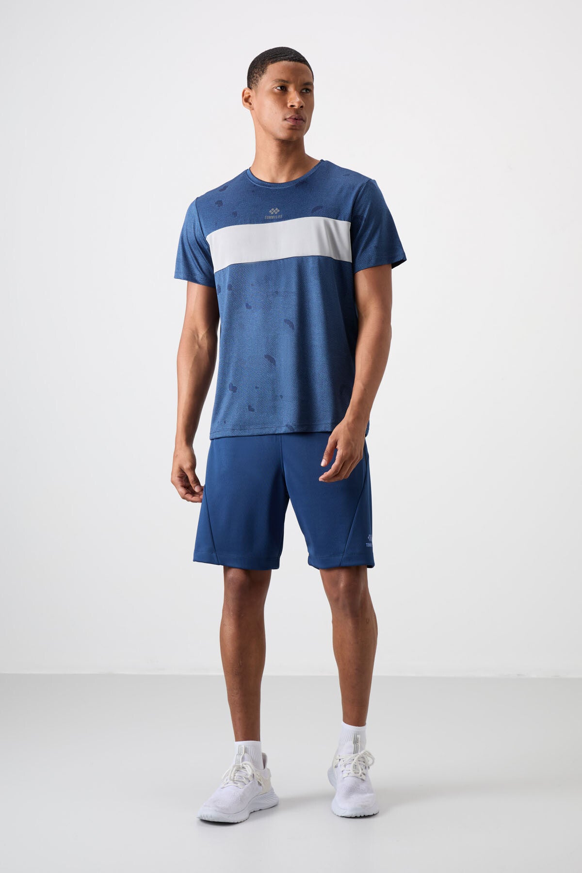 polyester nefes alan jakarli ince esnek standart fit erkek performans t-shirt - 88398 - Justyol