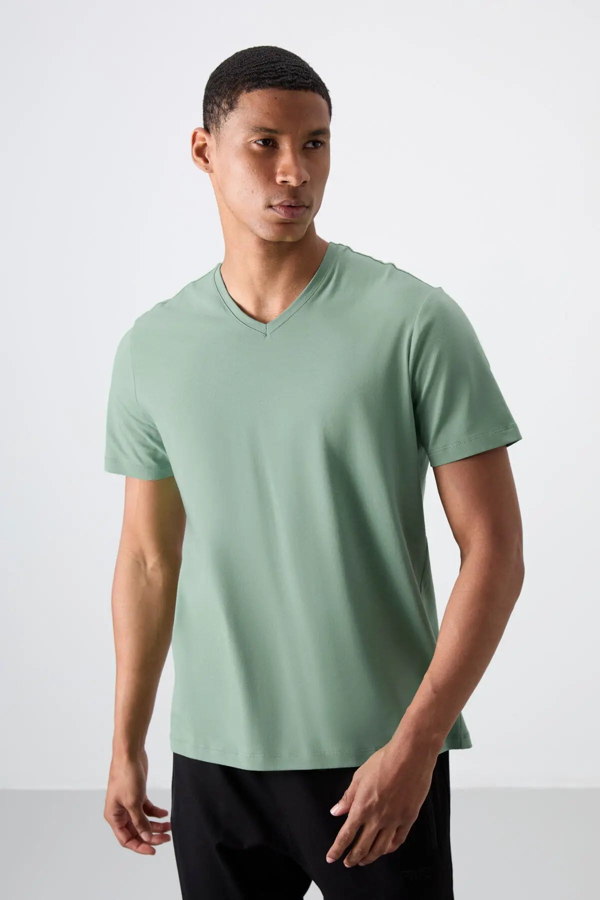 basic kisa kol standart kalip v yaka erkek t-shirt - 87912 - Justyol