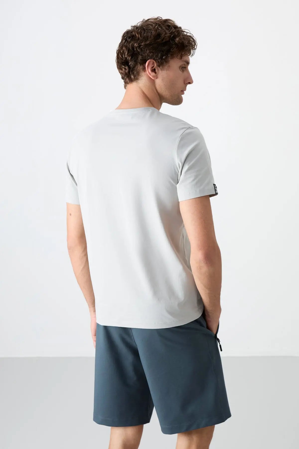 basic kisa kol standart kalip v yaka erkek t-shirt - 87912 - Justyol