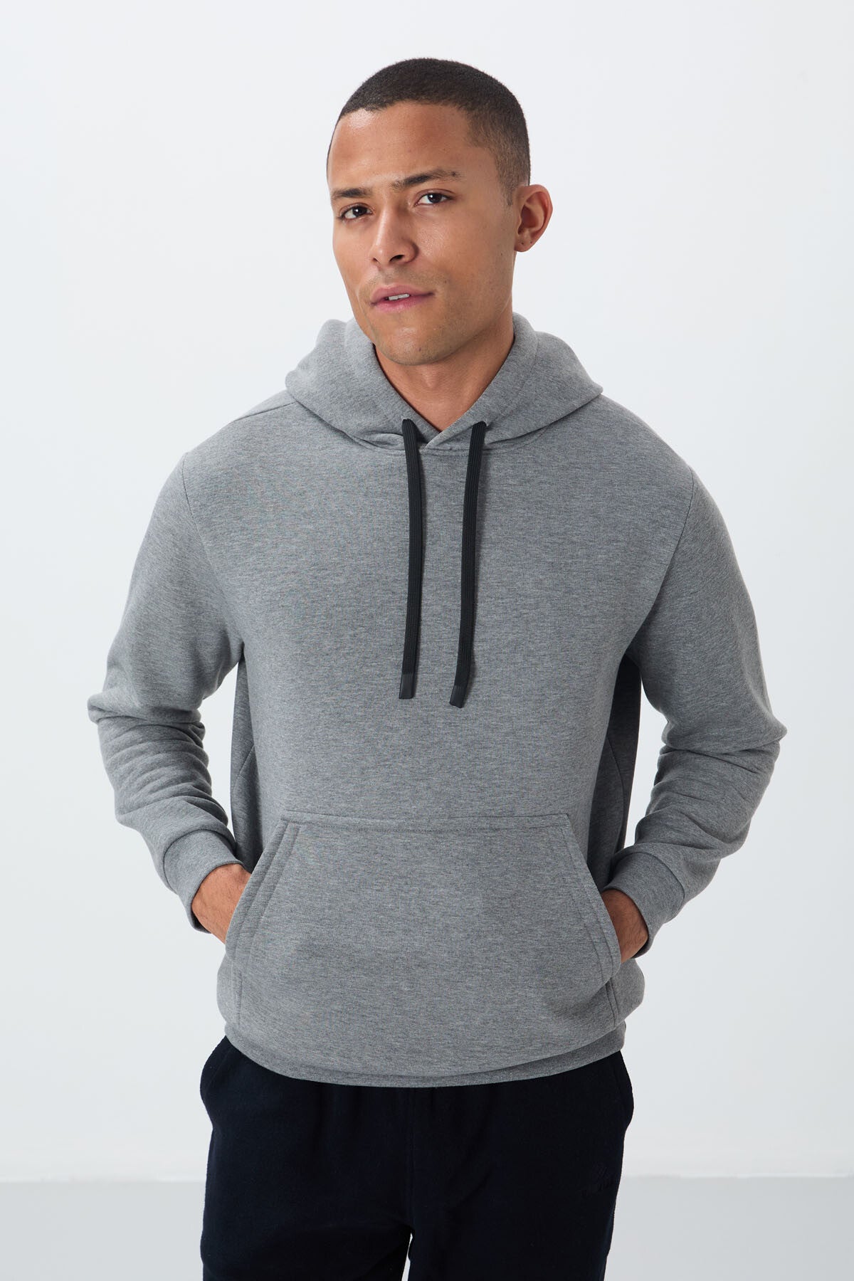 pamuklu kalin içi tüylü yumuşak dokulu comfort fit nakişli erkek sweatshirt - 88419 - Justyol