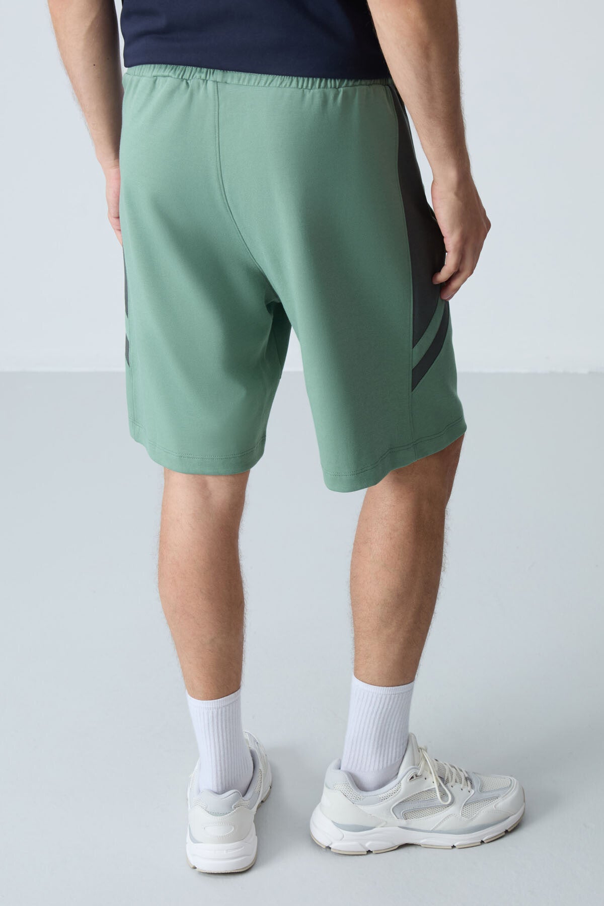 pamuklu kalin yumuşak dokulu standart fit basic erkek şort - 81281 - Justyol
