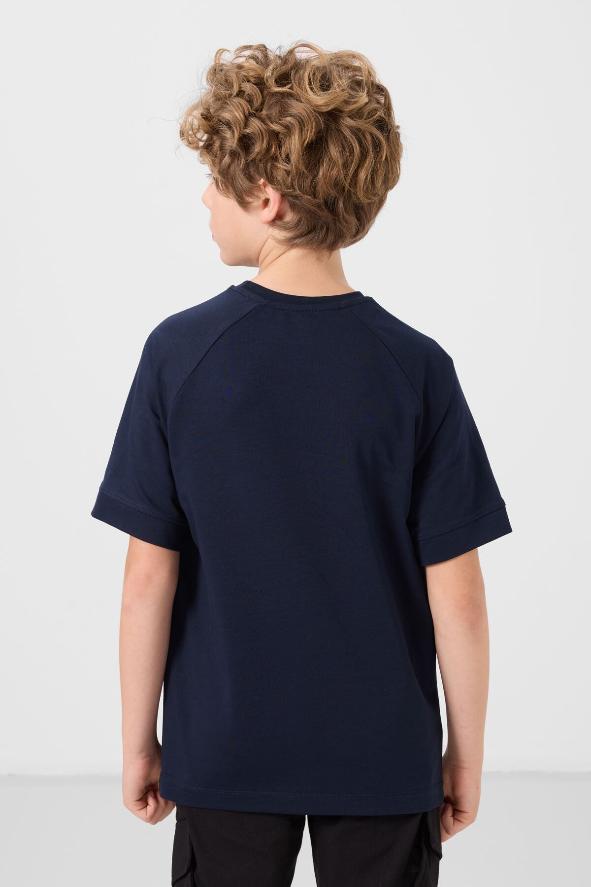 pamuklu yumuşak dokulu oversize cep detayli erkek çocuk t-shirt - 11295 - Justyol