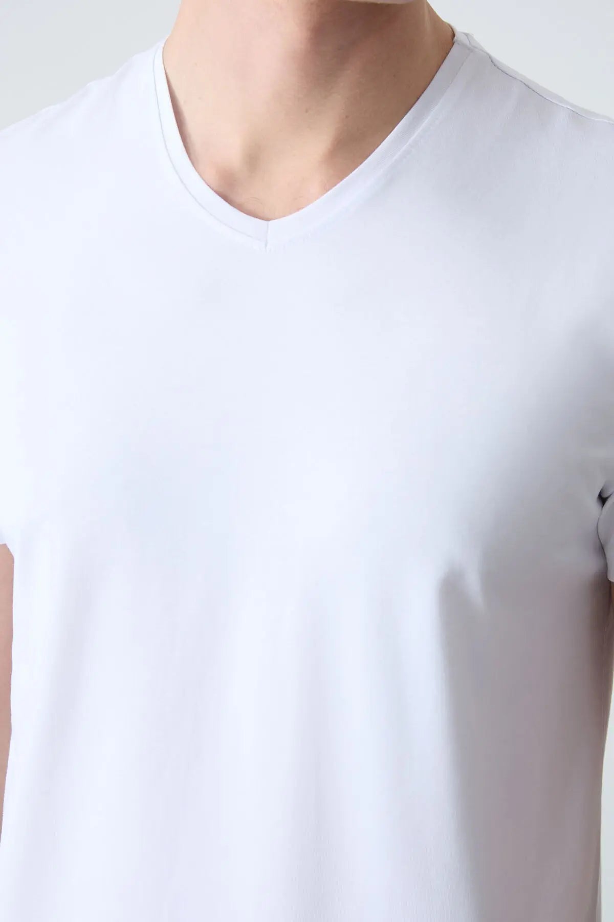basic kisa kol standart kalip v yaka erkek t-shirt - 87912 - Justyol