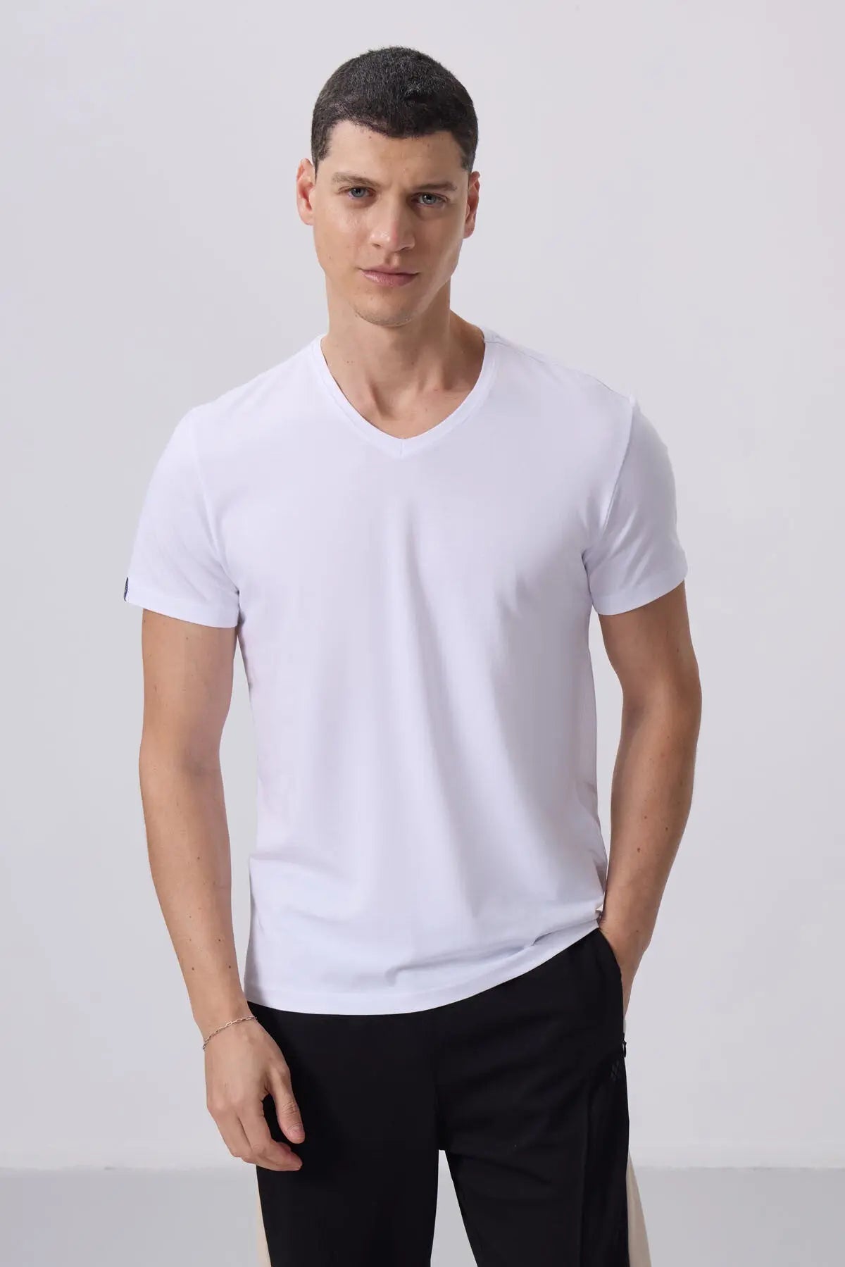 basic kisa kol standart kalip v yaka erkek t-shirt - 87912 - Justyol