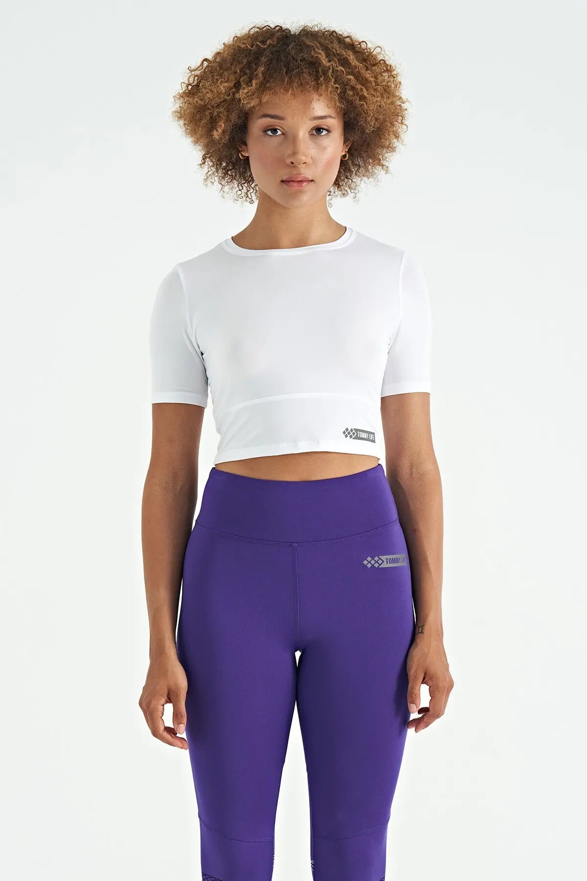 sirt dekolteli standart kalip o yaka kadin crop t-shirt - 97265 - Justyol