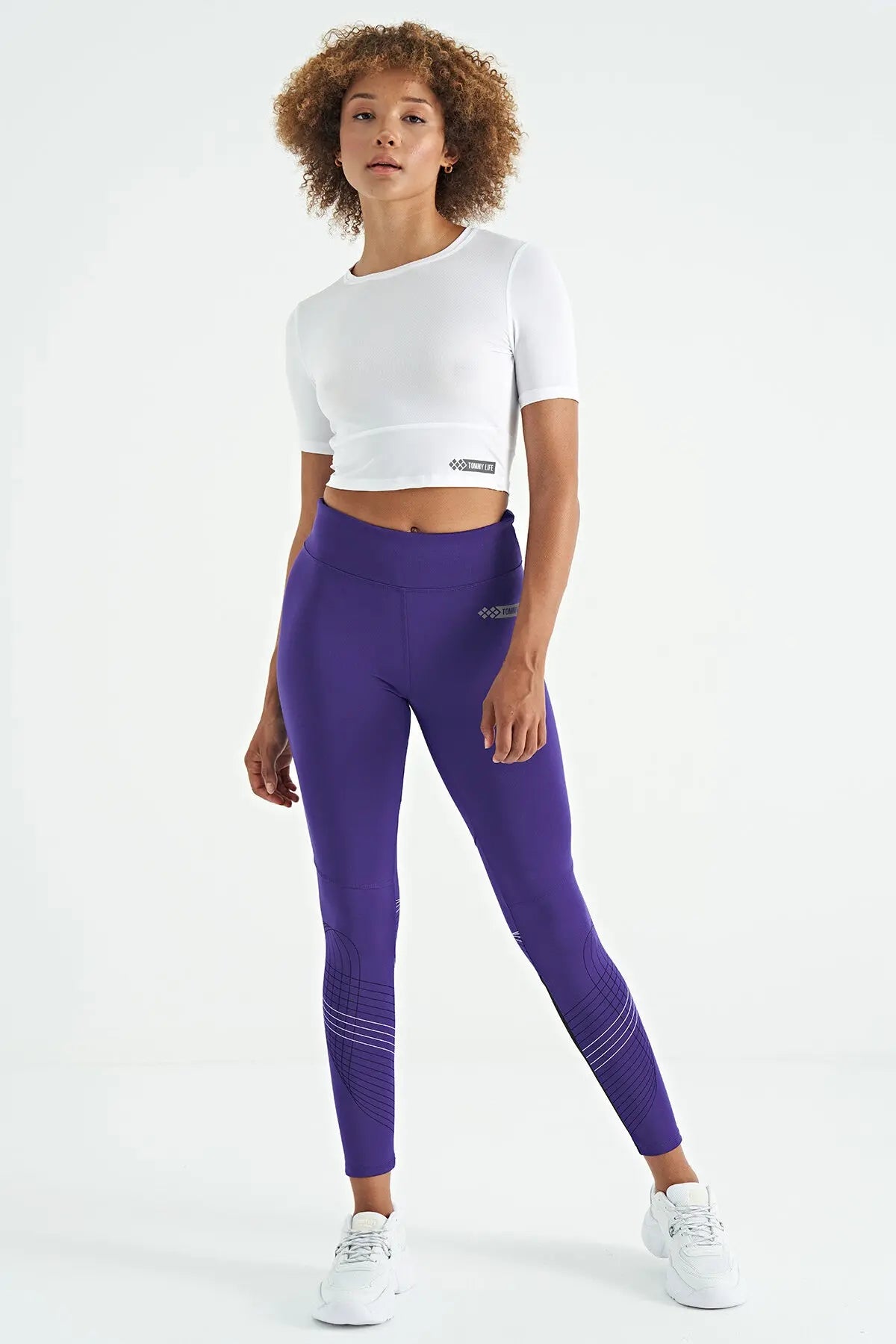sirt dekolteli standart kalip o yaka kadin crop t-shirt - 97265 - Justyol