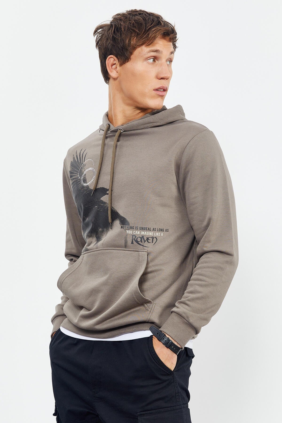 kuzgun baskili kapüşonlu kanguru cepli rahat form erkek sweatshirt - 88014
