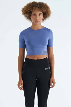 sirt dekolteli standart kalip o yaka kadin crop t-shirt - 97265 - Justyol