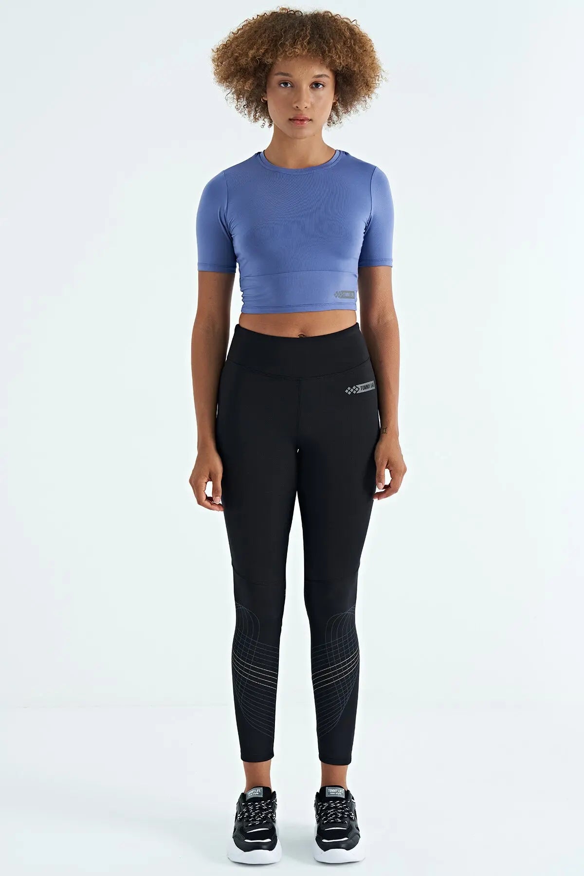 sirt dekolteli standart kalip o yaka kadin crop t-shirt - 97265 - Justyol
