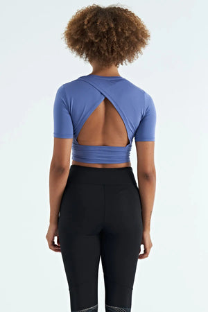 sirt dekolteli standart kalip o yaka kadin crop t-shirt - 97265 - Justyol