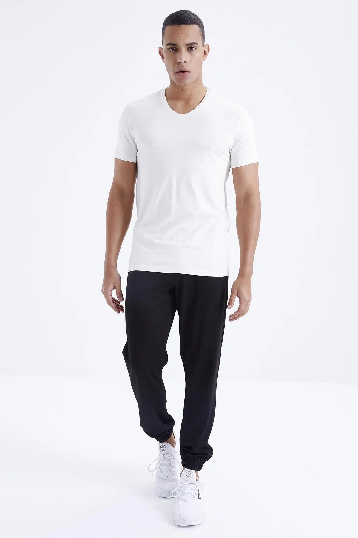 basic kisa kol standart kalip v yaka erkek t-shirt - 87912 - Justyol