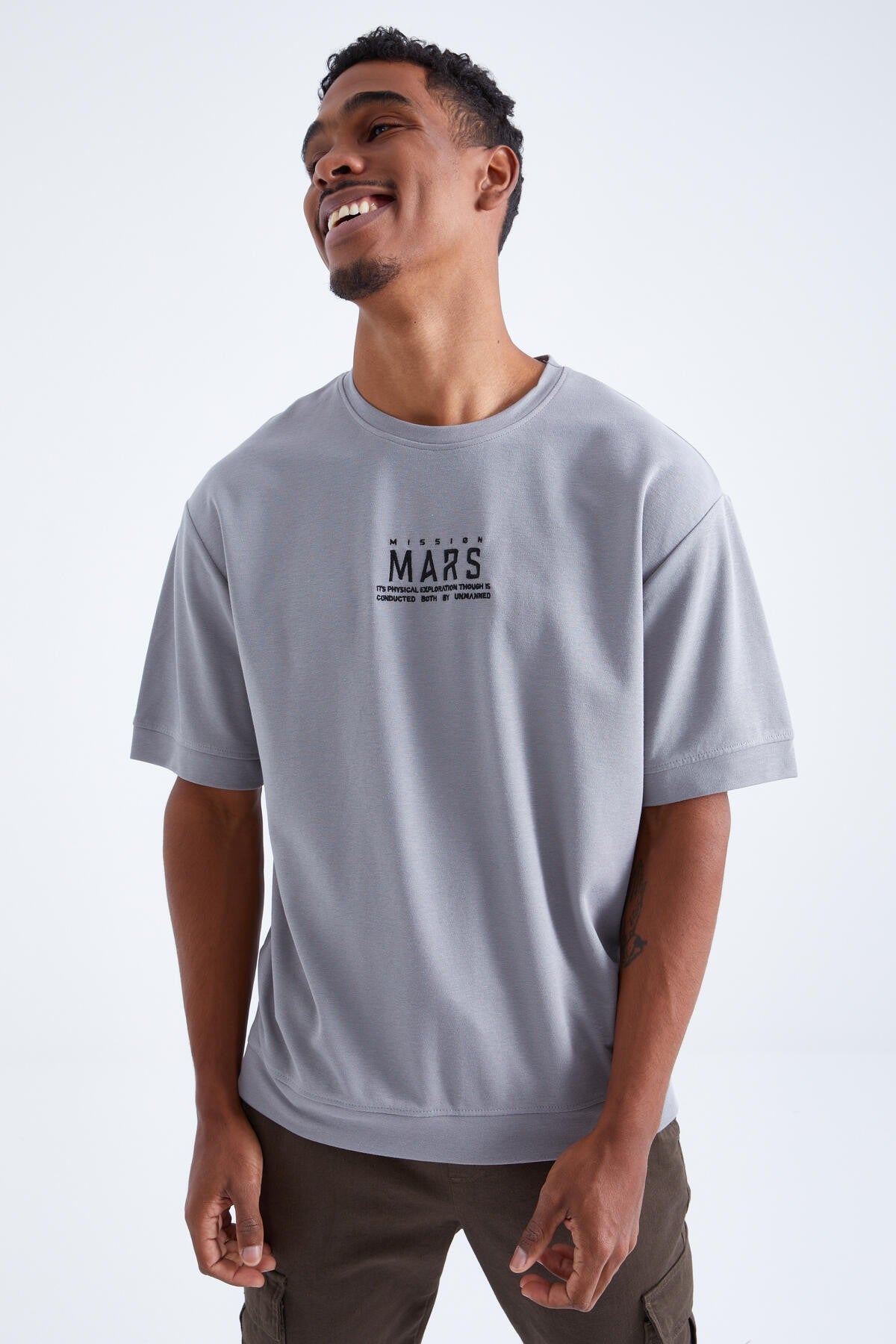 mars yazi nakişli o yaka erkek oversize t-shirt - 88104