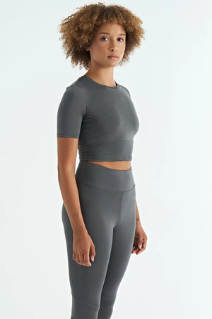 sirt dekolteli standart kalip o yaka kadin crop t-shirt - 97265 - Justyol
