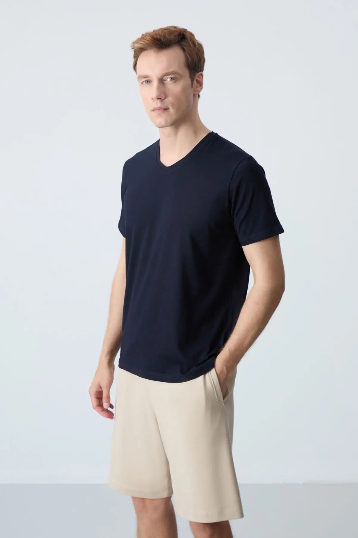 basic kisa kol standart kalip v yaka erkek t-shirt - 87912 - Justyol