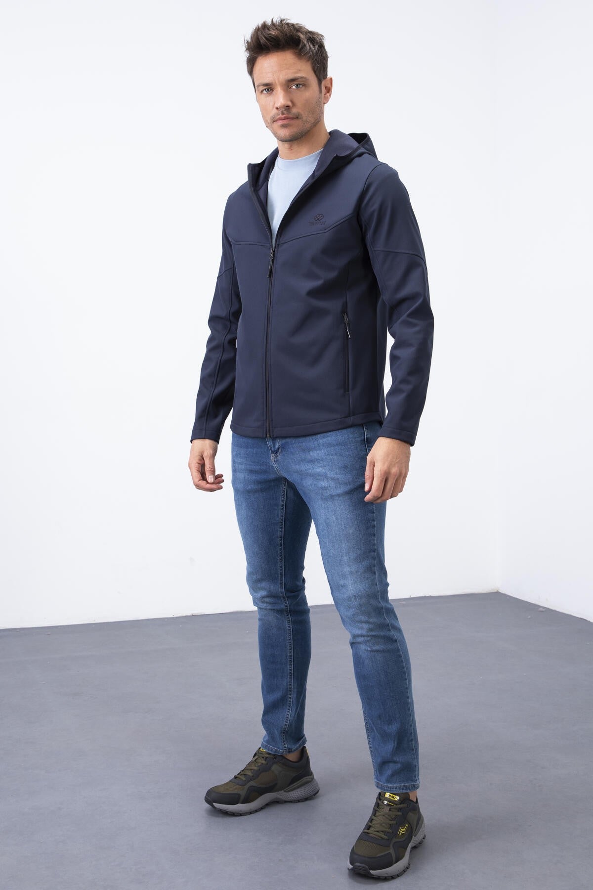 fermuarli kapüşonlu su ve rüzgar geçirmez softshell erkek mont - 88051 - Justyol