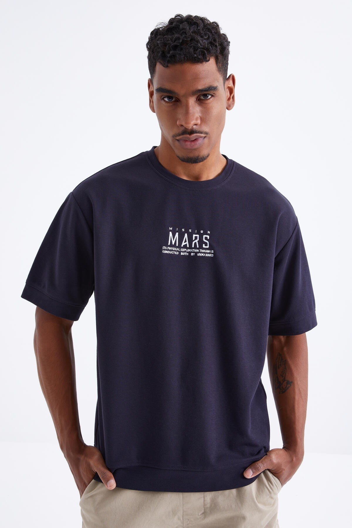 mars yazi nakişli o yaka erkek oversize t-shirt - 88104