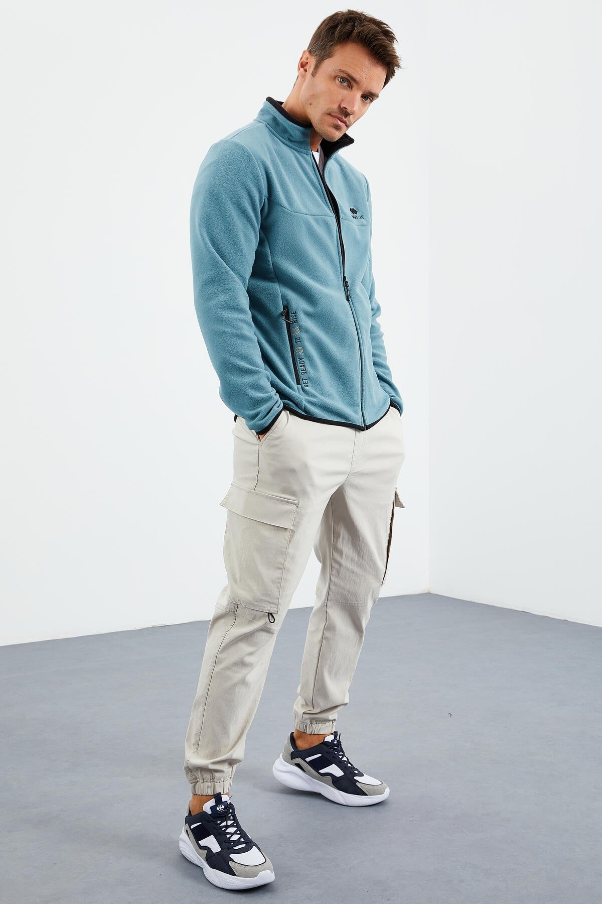 yazi nakişli dik yaka fermuarli standart kalip erkek sweatshirt polar - 87992 - Justyol
