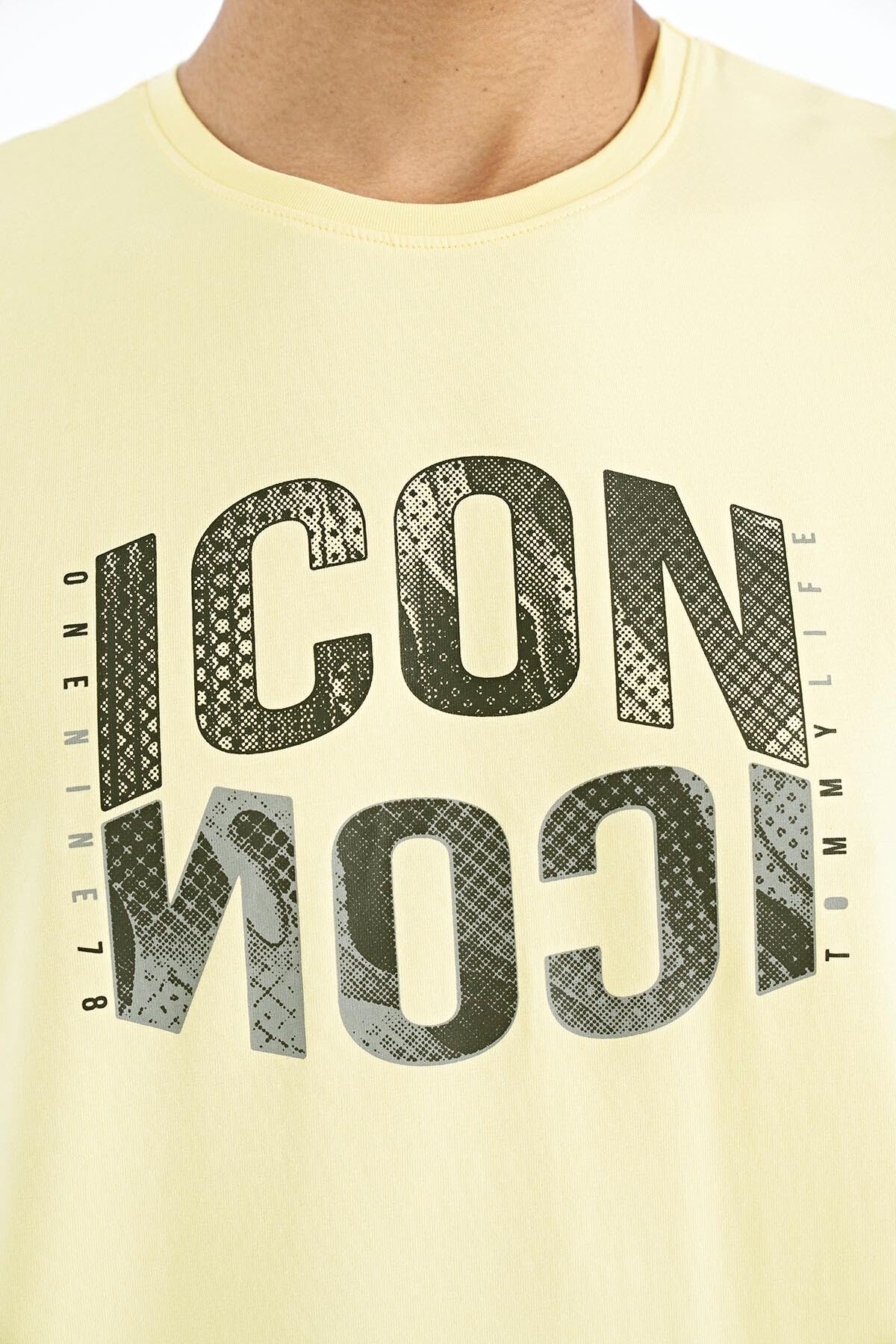 yazi baskili o yaka standart kalip erkek t-shirt - 88174 - Justyol