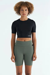 sirt dekolteli standart kalip o yaka kadin crop t-shirt - 97265 - Justyol