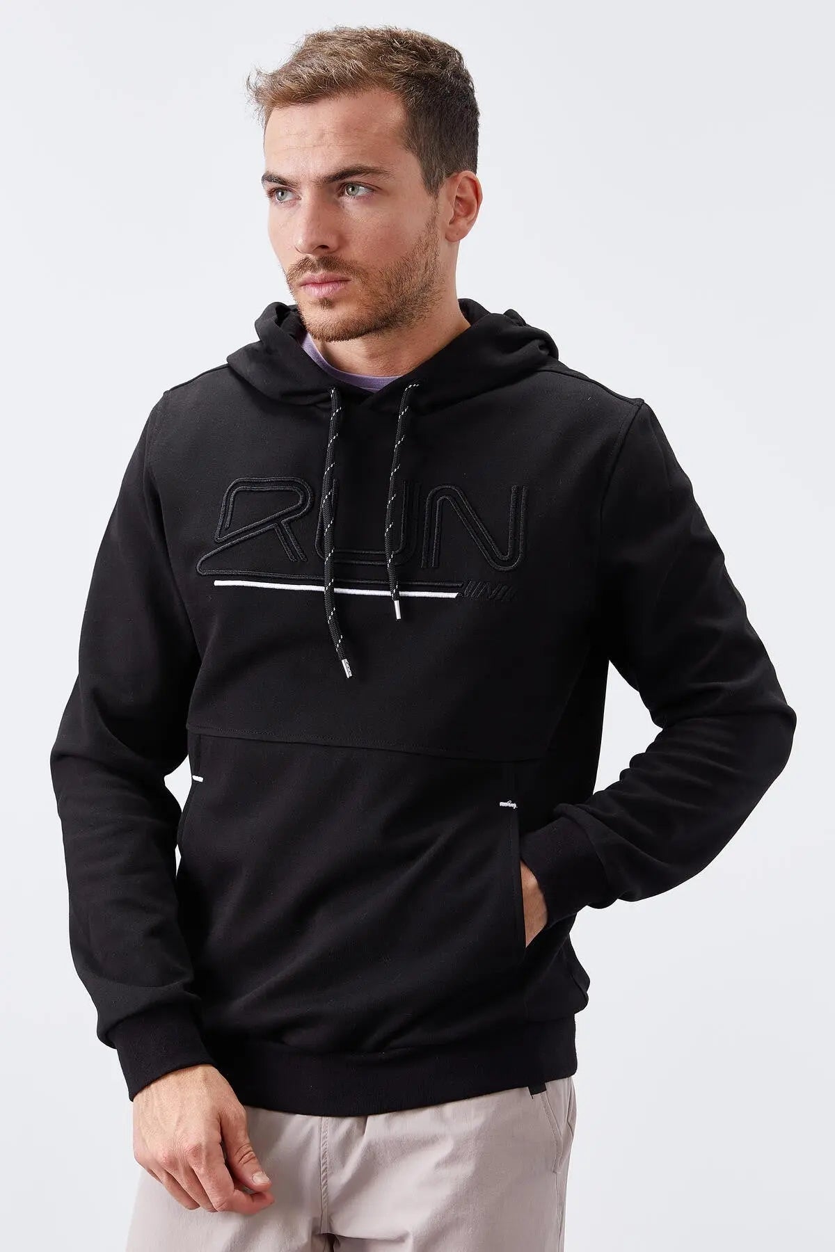 yazi nakişli standart kalip kapüşonlu erkek sweatshirt - 87887 - Justyol