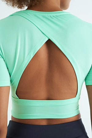 sirt dekolteli standart kalip o yaka kadin crop t-shirt - 97265 - Justyol