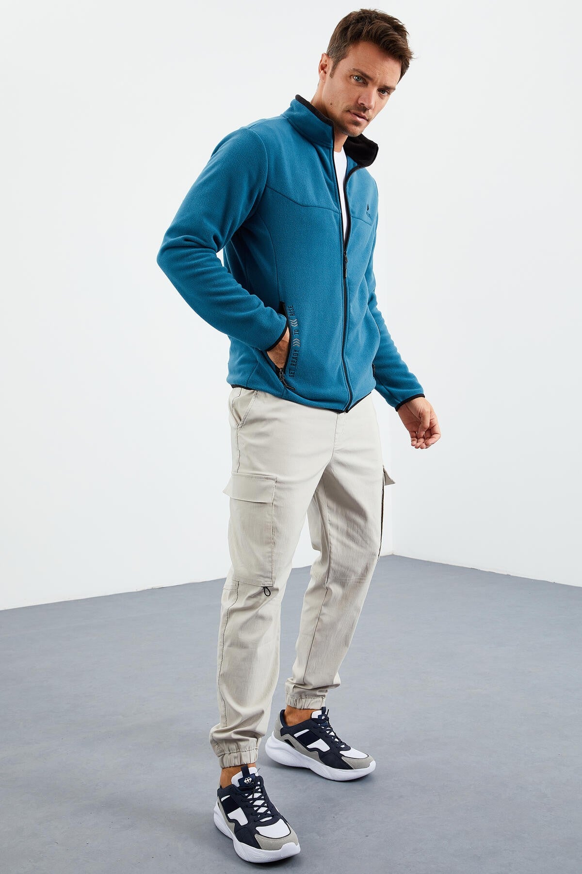 yazi nakişli dik yaka fermuarli standart kalip erkek sweatshirt polar - 87992 - Justyol