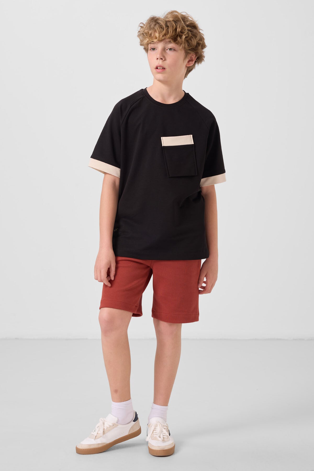 pamuklu yumuşak dokulu oversize cep detayli erkek çocuk t-shirt - 11295 - Justyol