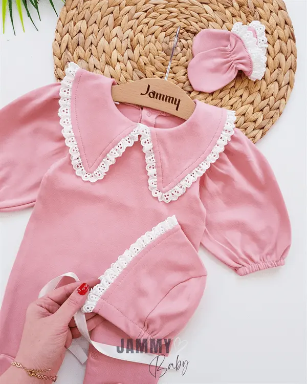 triangle collar scallop detailed hat jumpsuit set - Justyol